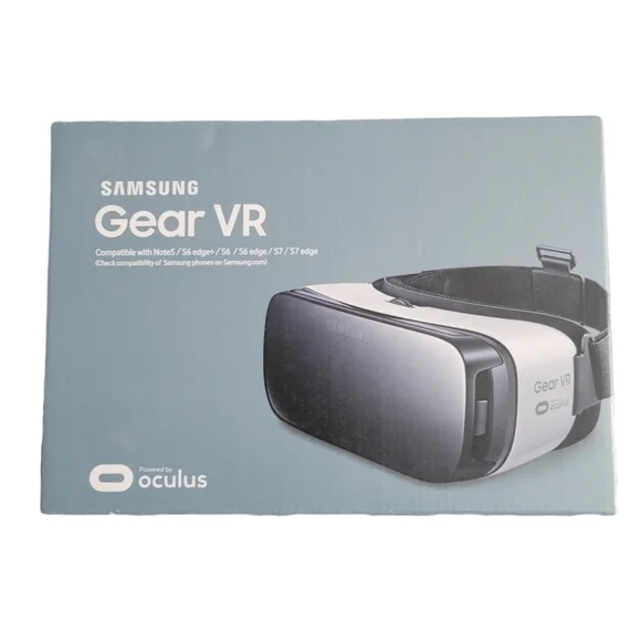 Samsung Gear VR Headset still with original box, like new condition - Picture 1 of 7